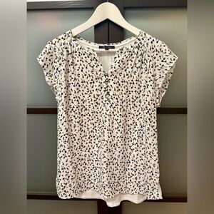 Women's White and Black Patterned Top